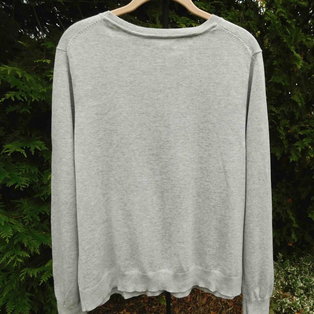Bass Lightweight Crewneck Sweater with Grazing Sheep - Picture 3 of 3